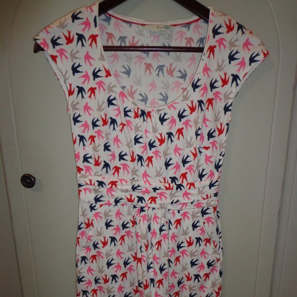 Boden Dresses & Skirts - Boden Cap Sleeve Dress 2P Bird Print Scoop Neck